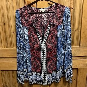 Lucky brand long sleeve top size medium.